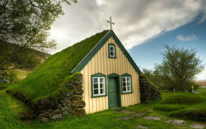 Se os Hobbits tivessem Igrejas: as mais belas “Igrejas Turfs” da Islândia