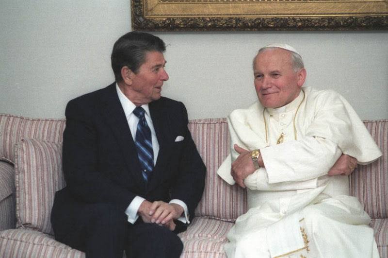 22 fotos históricas de encontros de São João Paulo II com lideranças e celebridades mundiais