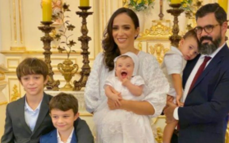 Filha de Leticia e Juliano Cazarré é batizada na Igreja Católica