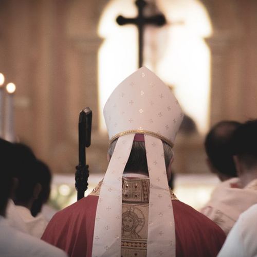 Sacerdote responde a quem não vai à missa por "culpa" dos padres