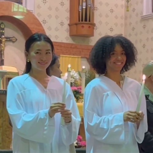 Melhores amigas ingressam juntas na Igreja Católica e vídeo comove a internet