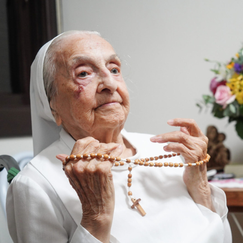 Aos 116 anos, freira brasileira é a pessoa mais velha do mundo: “Ele é o segredo”