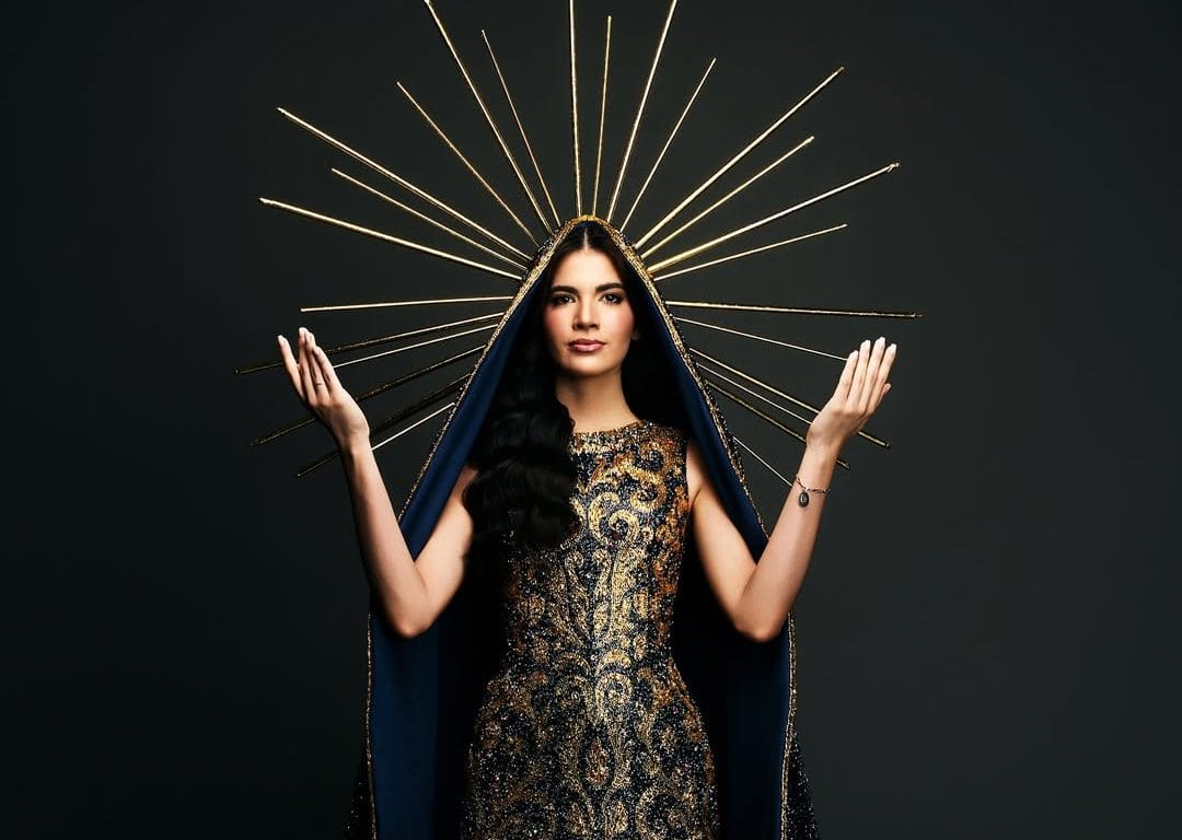 Miss Brasil desfila como Nossa Senhora Aparecida no Miss Universo — e transforma o palco em um testemunho público de fé