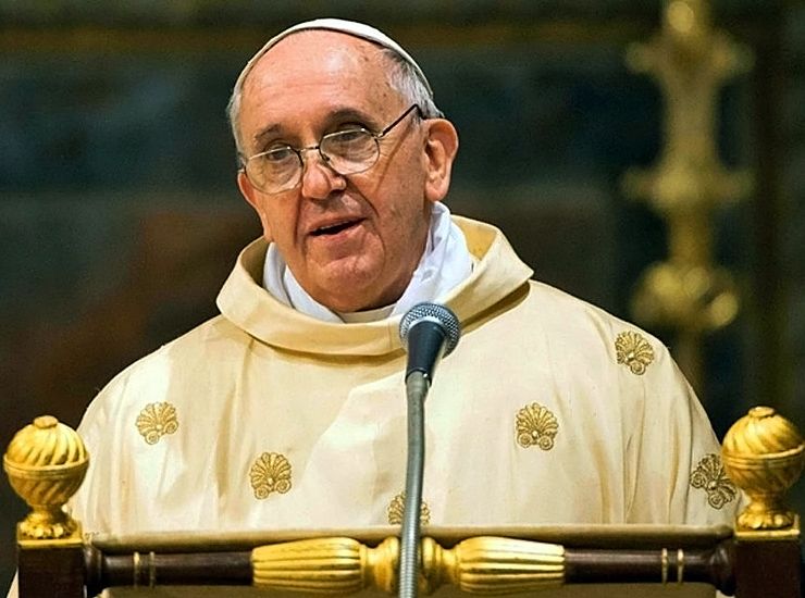 Papa Francisco faz visita histórica e emocionante a Auschwitz