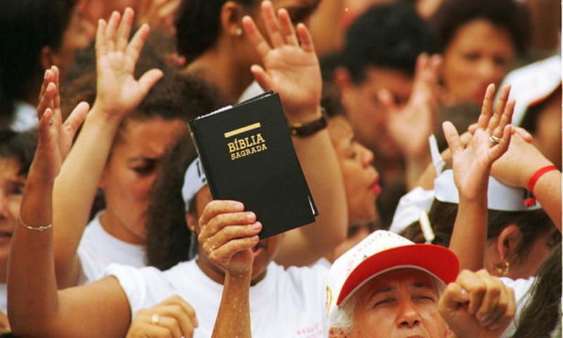 Católicos podem participar de cultos protestantes? Pe. Fortea responde