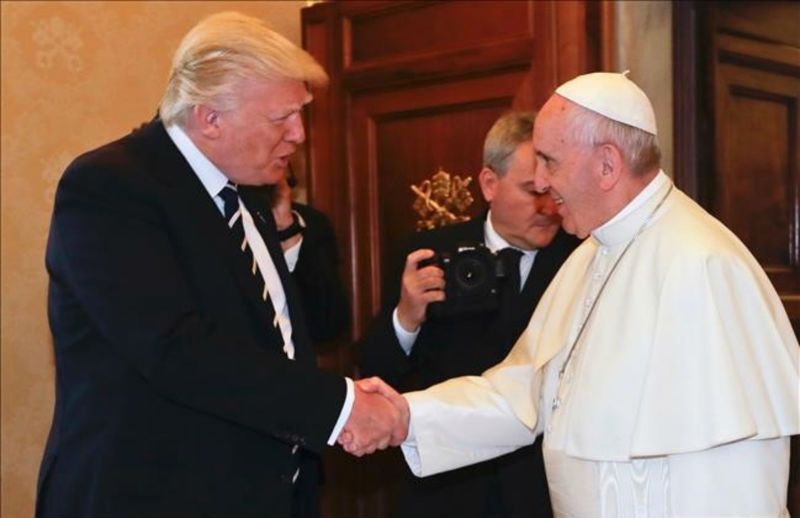 Papa Francisco recebe Donald Trump e diz que seu maior desejo é que haja a paz
