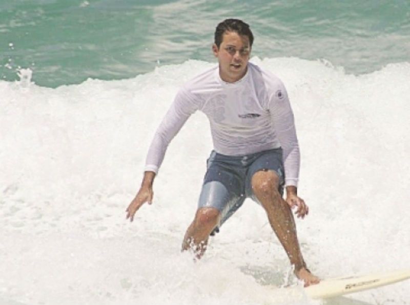 Cidade do Rio homenageia santo surfista dando seu nome à uma praia