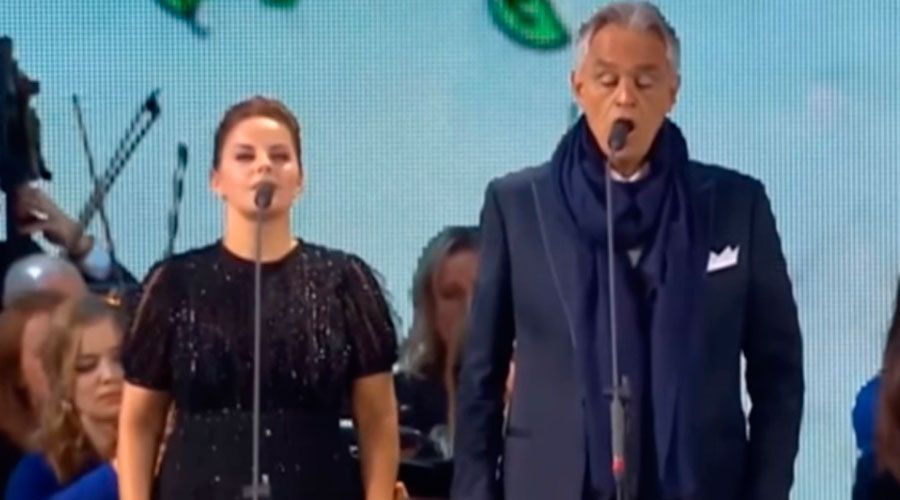Andrea Bocelli canta para o Papa durante Encontro Mundial das Famílias