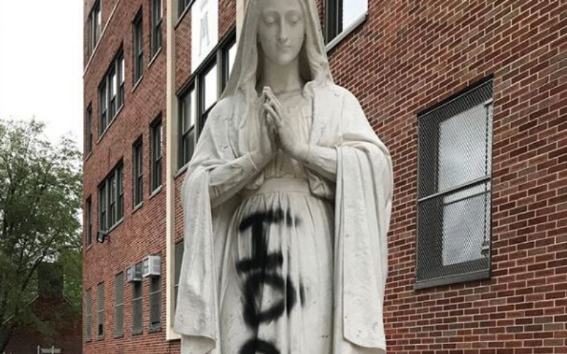 Imagem da Virgem Maria é pichada em seminário de Nova Iorque