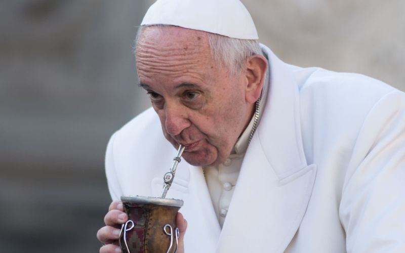 O Papa Francisco disse que o prazer de comer e sexual são "simplesmente divinos"?