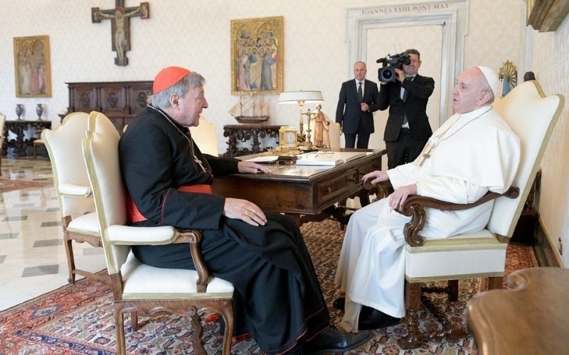 Após ser absolvido de acusações de abuso sexual, Cardeal Pell é recebido pelo Papa Francisco