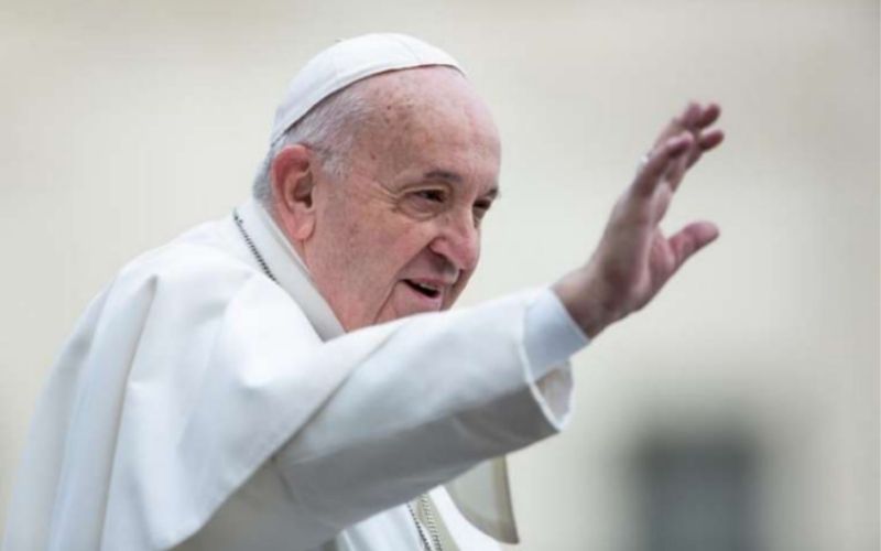 Papa Francisco aprova motu proprio que permite acesso de mulheres aos ministérios de leitor e acólito