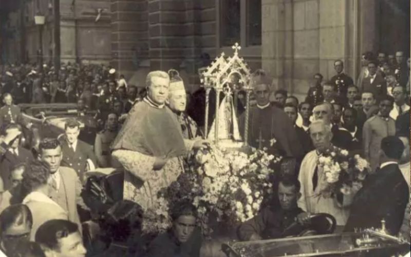 Há 90 anos, Nossa Senhora Aparecida era proclamada padroeira do Brasil!