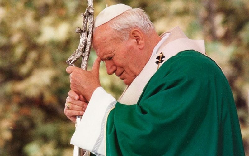 Hoje começa a Novena a São João Paulo II; saiba como rezar pela sua família!