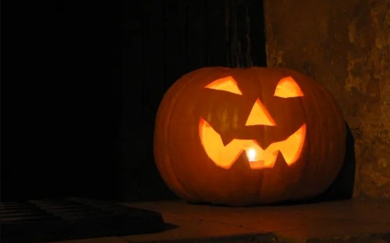Exorcista explica como os pais podem ensinar os filhos sobre o Halloween
