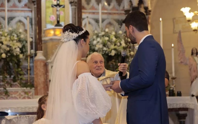 Padre e avô: pároco celebra o casamento do próprio neto