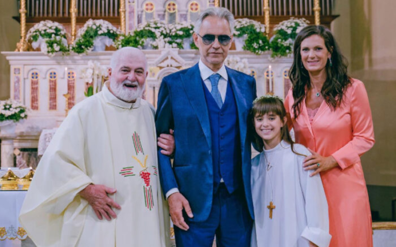 A comovente mensagem de fé de Andrea Bocelli na Primeira Comunhão de sua filha