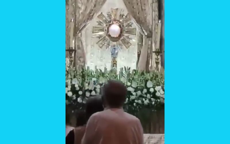 Novo milagre eucarístico no México? Vídeo de hóstia pulsando como um coração viraliza