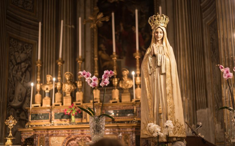 A oração do Regina Caeli durante o Tempo Pascal: alegria e devoção à Virgem Maria