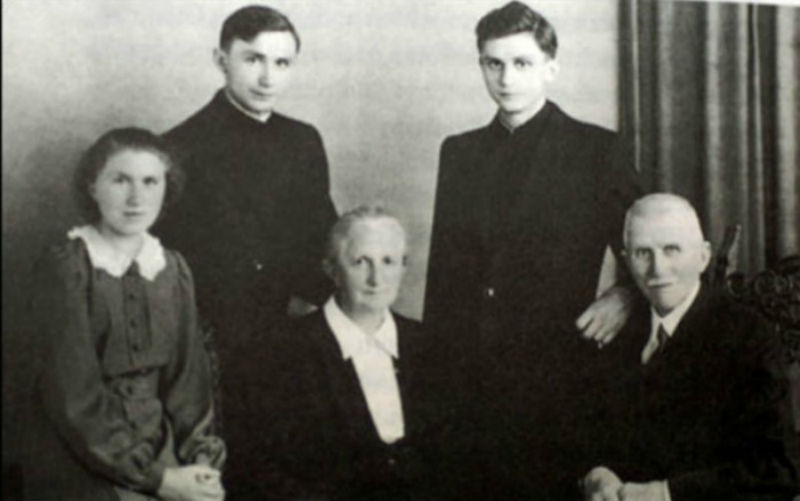 Os pais do Papa Bento XVI se conheceram por um inusitado anúncio de jornal