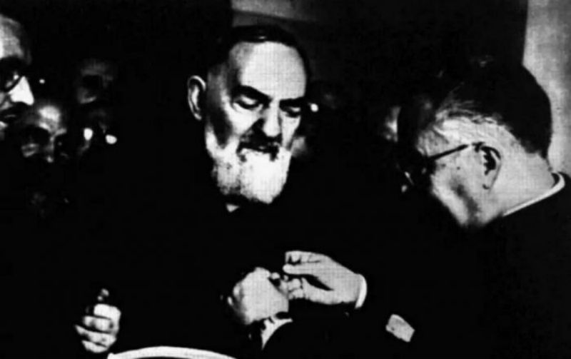 São Padre Pio e a visão de suas duas mães