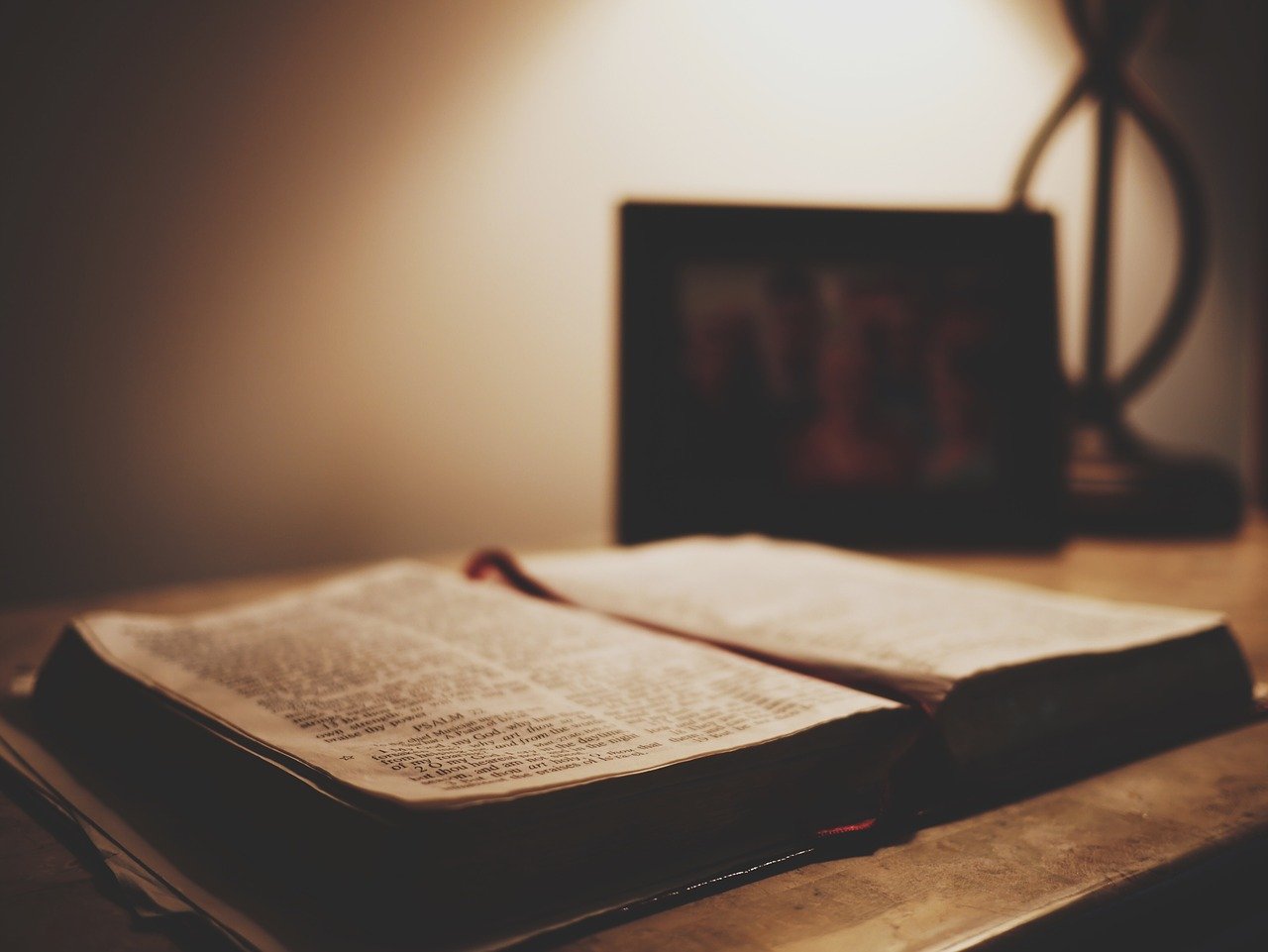 É impossível crer na Bíblia sem acreditar na Igreja Católica