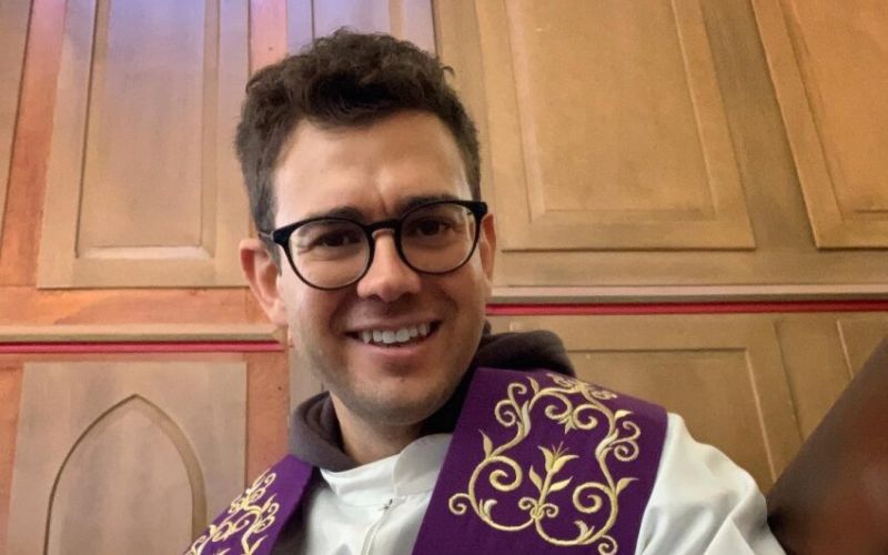 Padre conta belo relato de como ajudou um motorista do Uber a encontrar Jesus